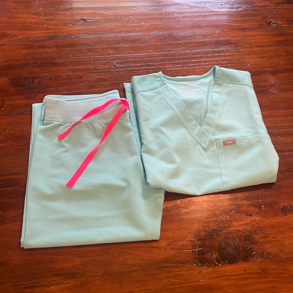 Neon blue Figs scrub set xs top/XSP bottom